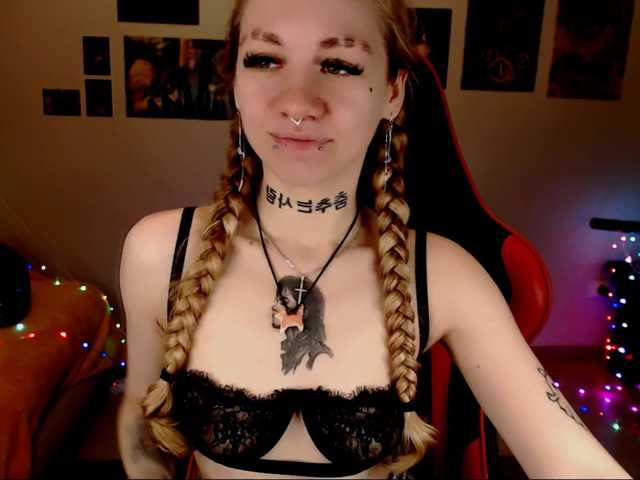 Nica-Kawaii live cam on BongaCams