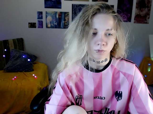 Nica-Kawaii live cam on BongaCams