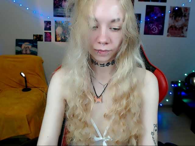 Nica-Kawaii live cam on BongaCams