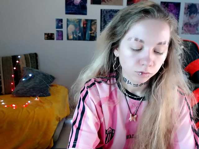 Nica-Kawaii live cam on BongaCams