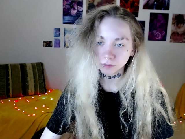 Nica-Kawaii live cam on BongaCams