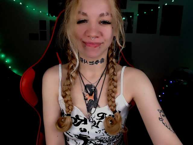 Nica-Kawaii live cam on BongaCams