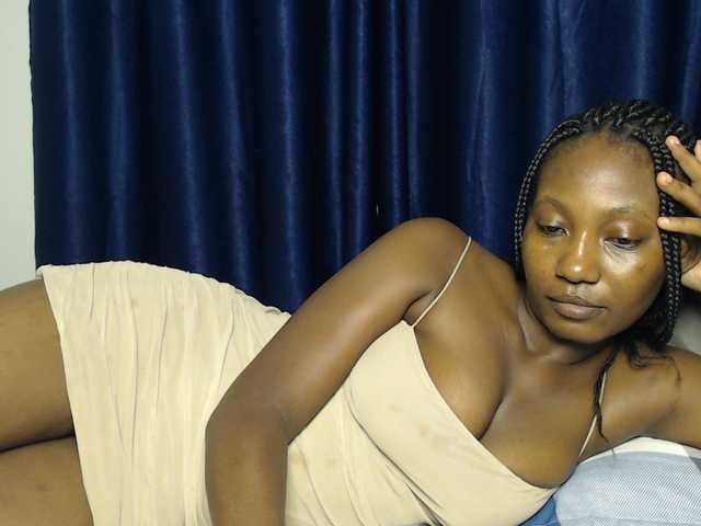 Goddessoftara live cam on BongaCams