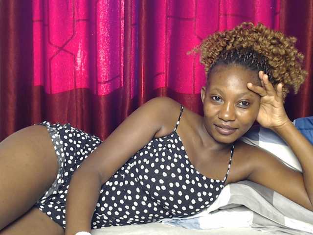 Goddessoftara live cam on BongaCams