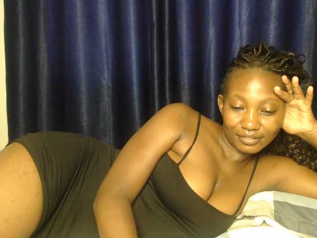Goddessoftara live cam on BongaCams