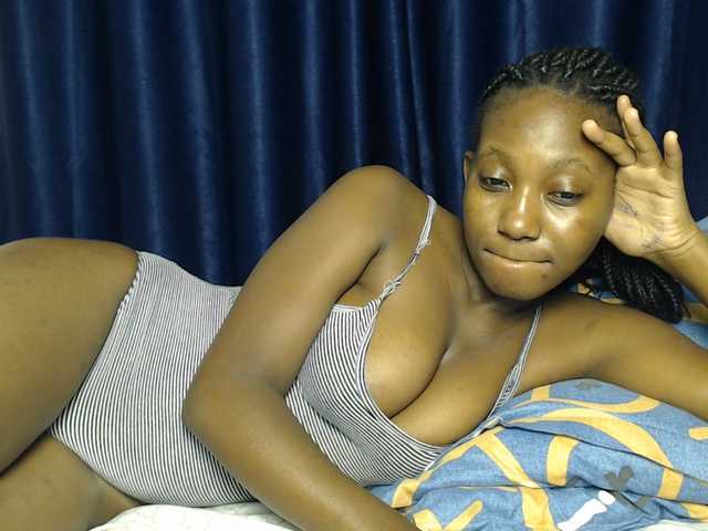 Goddessoftara live cam on BongaCams