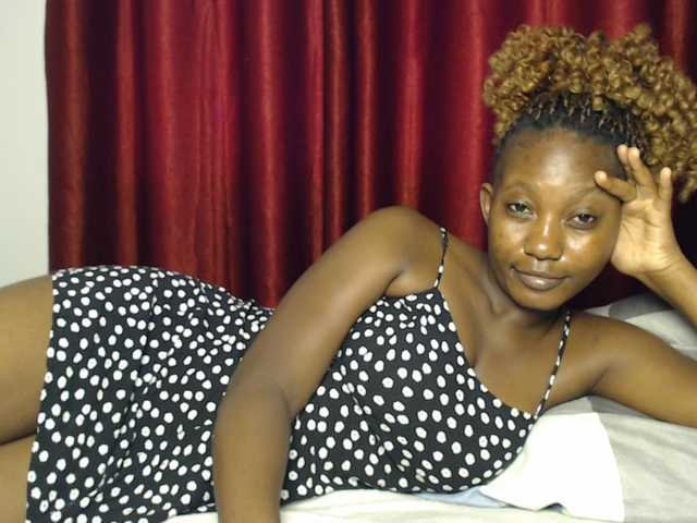 Goddessoftara live cam on BongaCams