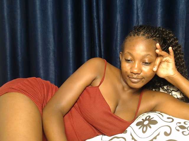 Goddessoftara live cam on BongaCams