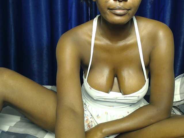 Goddessoftara live webcam show