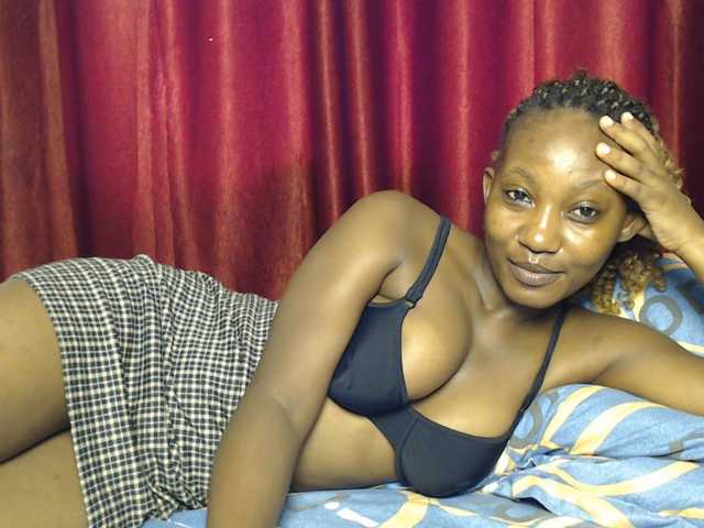 Goddessoftara live cam on BongaCams