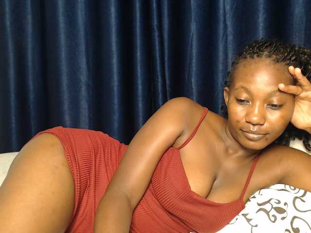 Goddessoftara live cam on BongaCams
