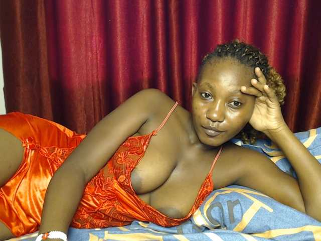 Goddessoftara live cam on BongaCams