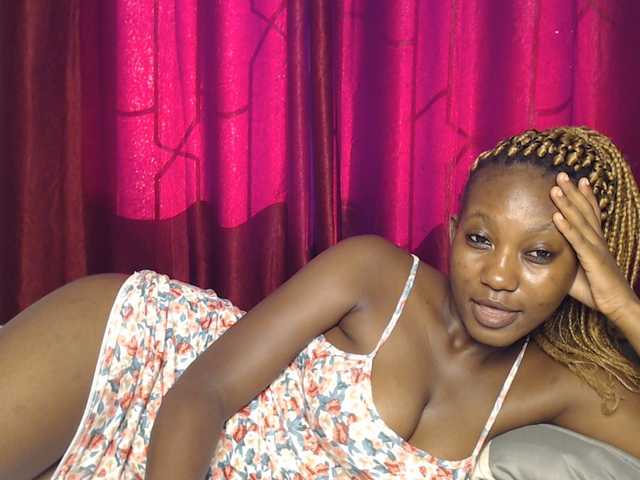 Goddessoftara live cam on BongaCams