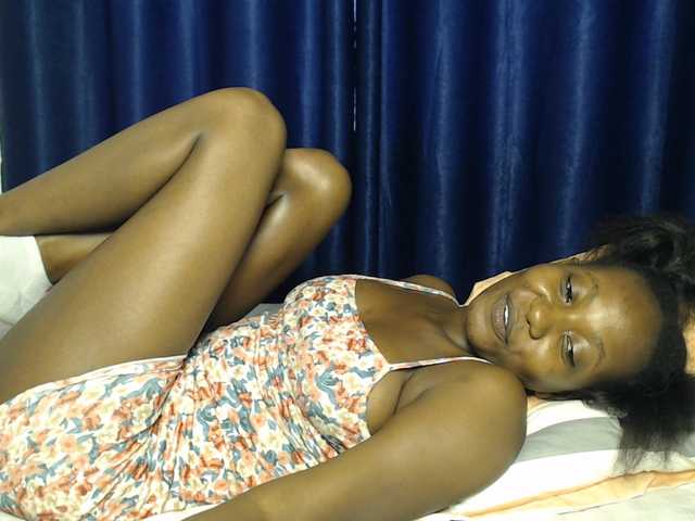 Goddessoftara live cam on BongaCams