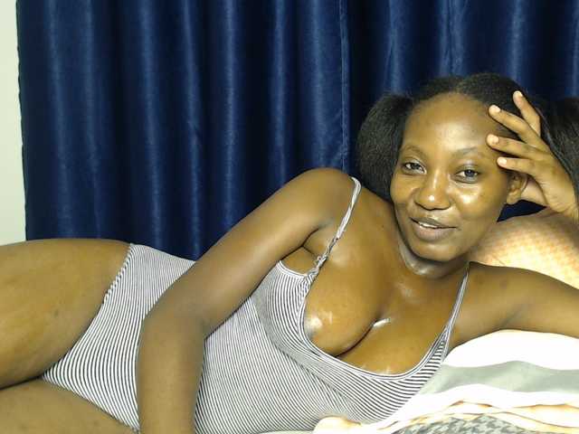 Goddessoftara live cam on BongaCams