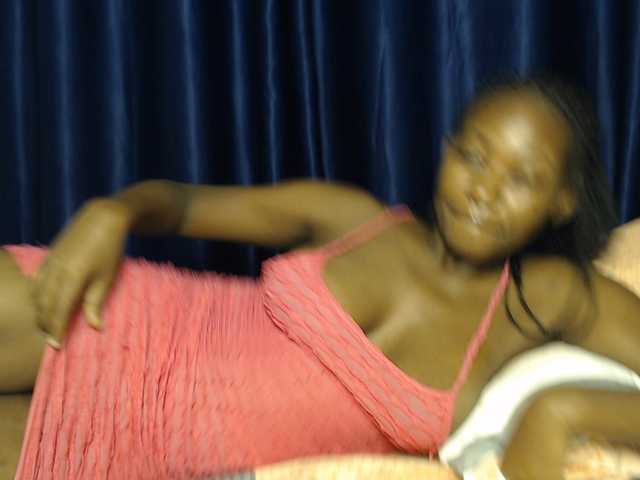Goddessoftara live cam on BongaCams