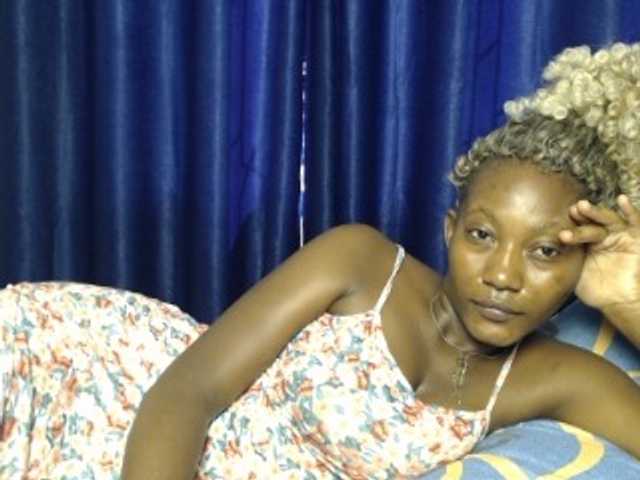 Goddessoftara live cam on BongaCams