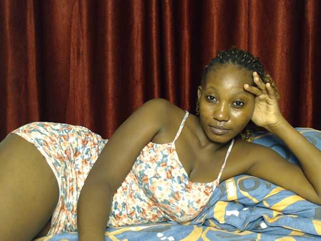 Goddessoftara live cam on BongaCams