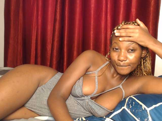 Goddessoftara live cam on BongaCams
