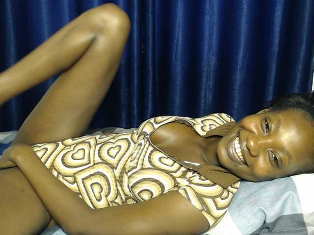 Goddessoftara live cam on BongaCams