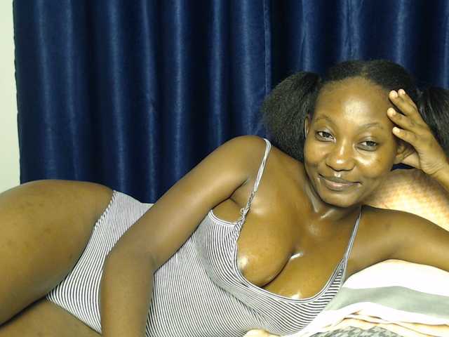 Goddessoftara live cam on BongaCams
