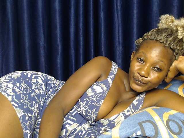 Goddessoftara live cam on BongaCams