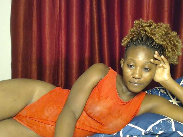 Goddessoftara live cam on BongaCams