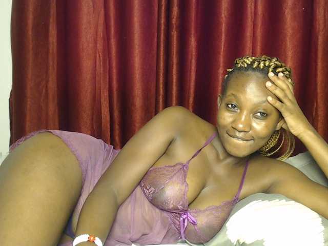 Goddessoftara live cam on BongaCams