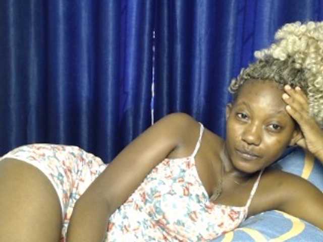 Goddessoftara live cam on BongaCams