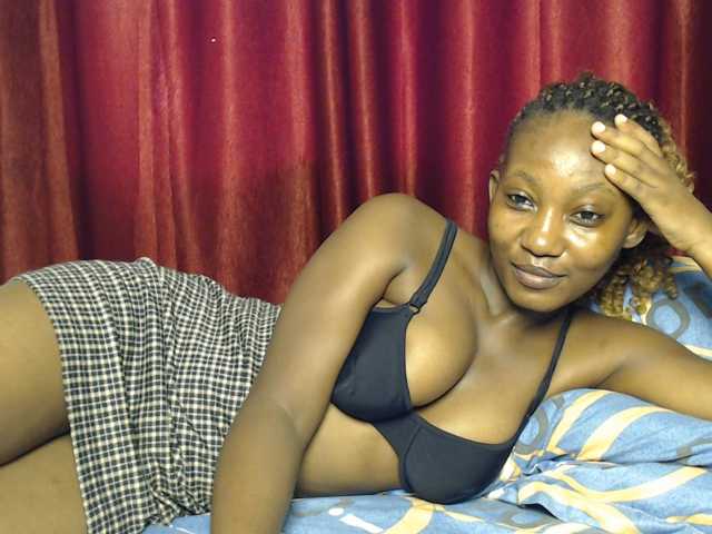 Goddessoftara live cam on BongaCams