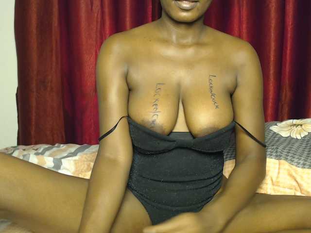 Goddessoftara live cam on BongaCams