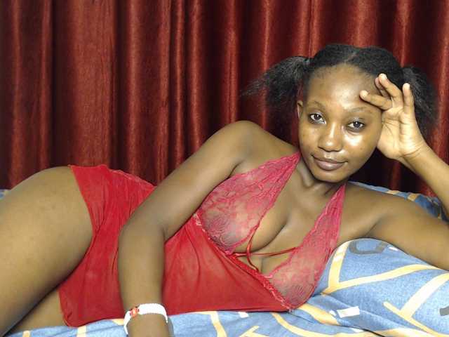 Goddessoftara live cam on BongaCams