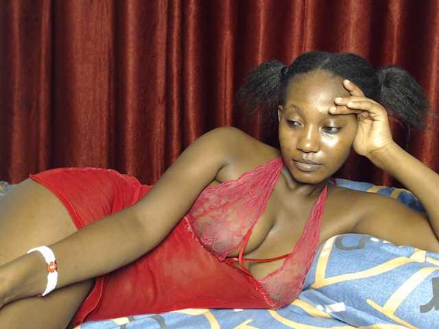 Goddessoftara live cam on BongaCams