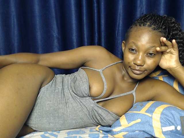 Goddessoftara live cam on BongaCams
