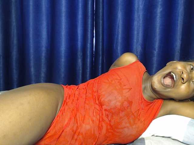 Goddessoftara live cam on BongaCams