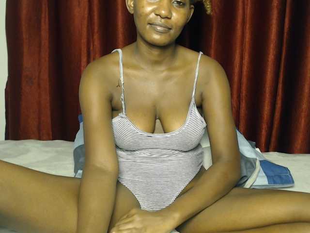 Goddessoftara live cam on BongaCams
