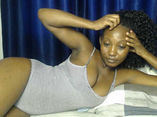 Goddessoftara live cam on BongaCams
