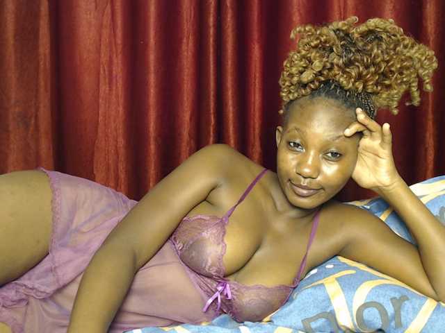 Goddessoftara live cam on BongaCams