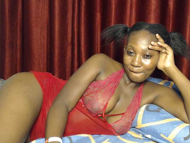 Goddessoftara live cam on BongaCams