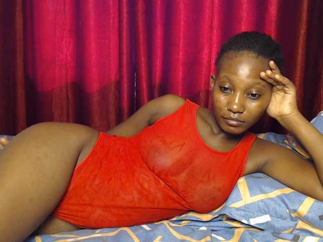Goddessoftara live cam on BongaCams