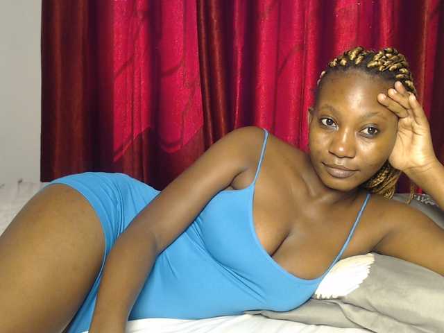 Goddessoftara live cam on BongaCams