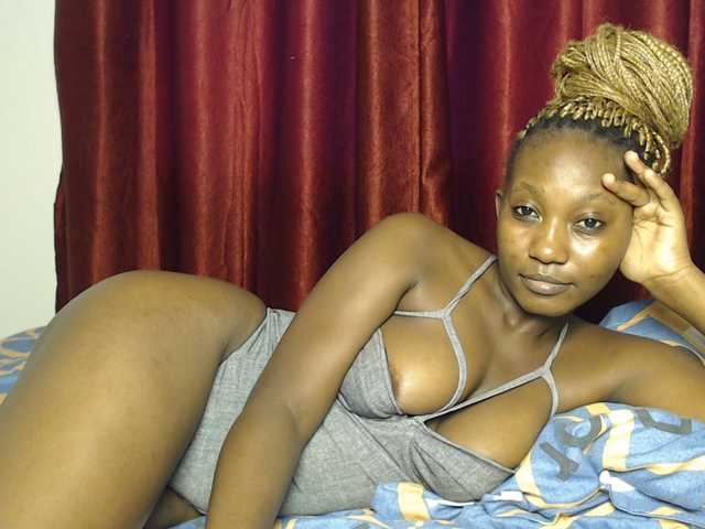 Goddessoftara live cam on BongaCams