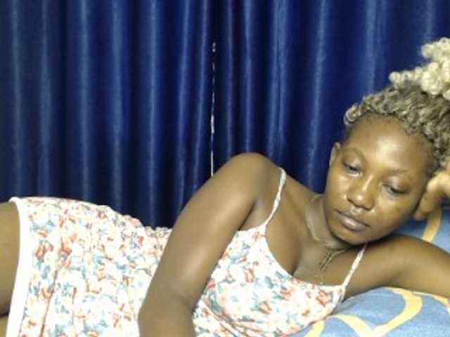 Goddessoftara live cam on BongaCams