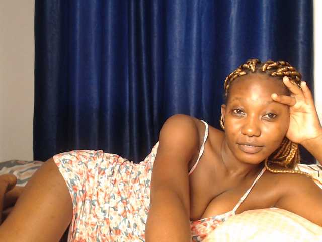 Goddessoftara live cam on BongaCams