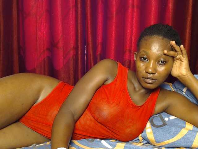 Goddessoftara live cam on BongaCams