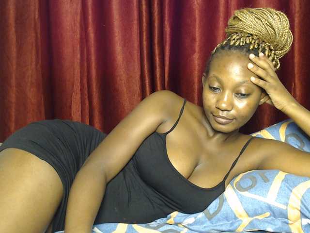 Goddessoftara live cam on BongaCams