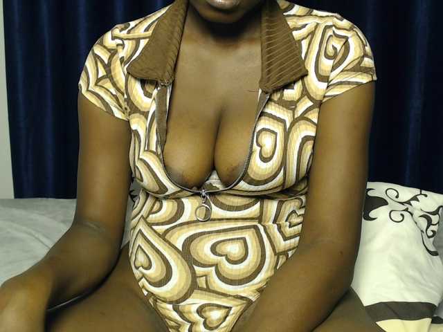 Goddessoftara live cam on BongaCams