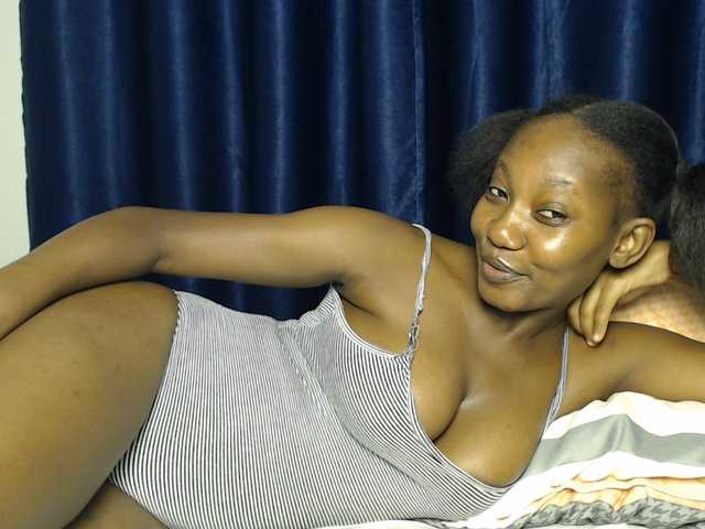 Goddessoftara live cam on BongaCams
