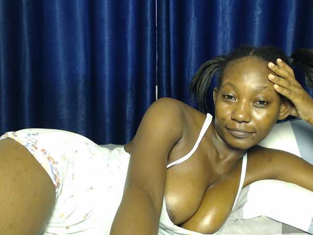 Goddessoftara live webcam show
