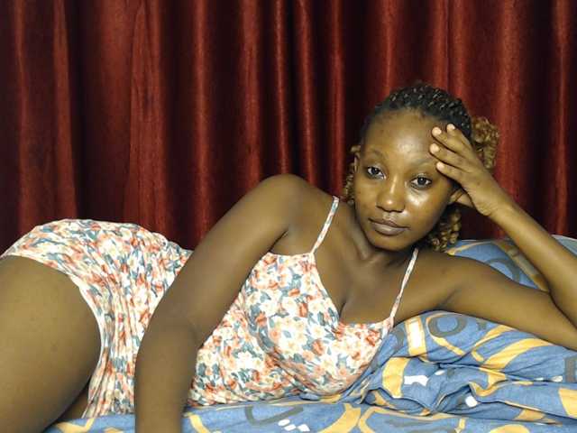 Goddessoftara live cam on BongaCams